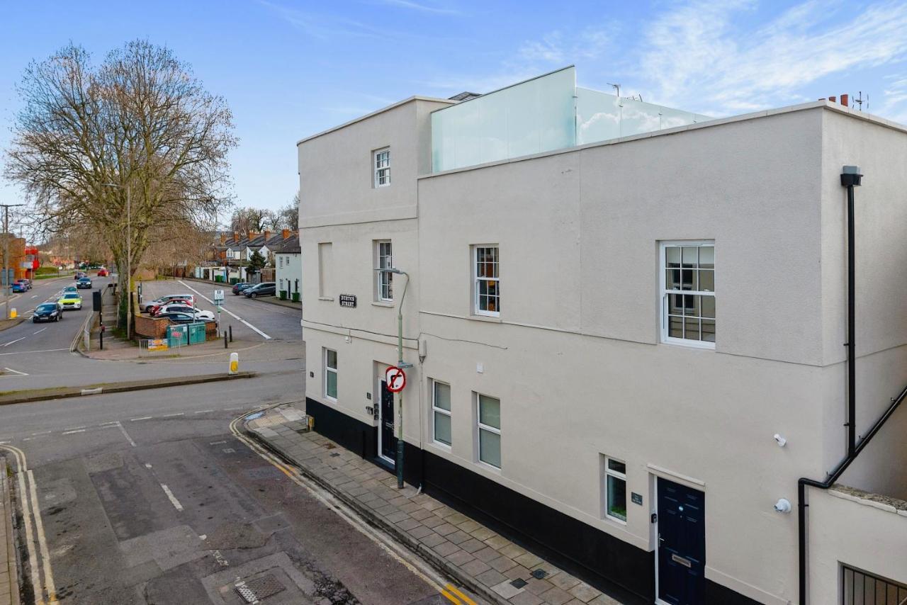 The Honeycomb Residence By Fortuna Property Cheltenham Exterior photo